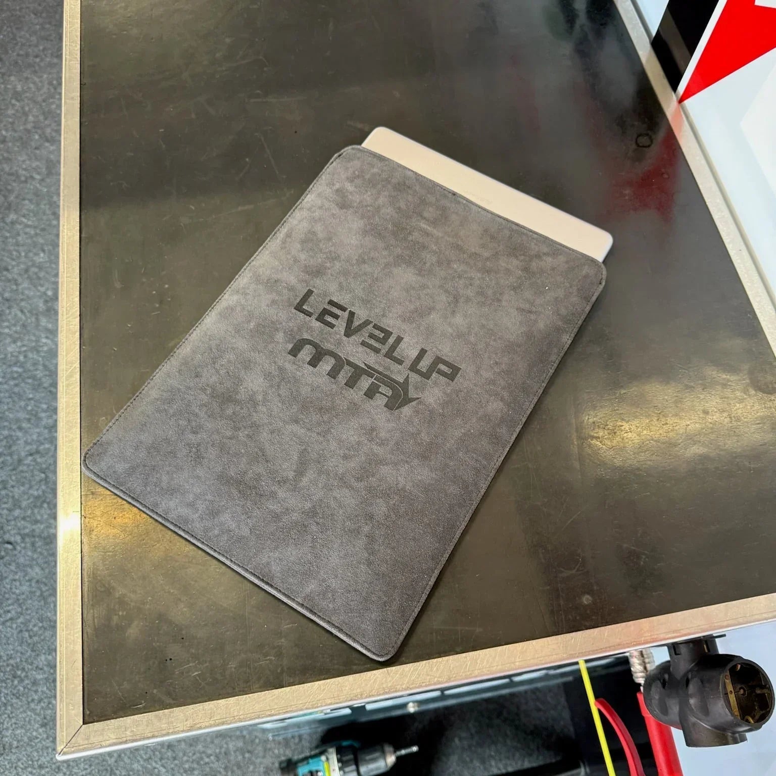 Alcantara iPad Pro 12.9 inch Sleeve - LEVEL UP MTA - Space Grey