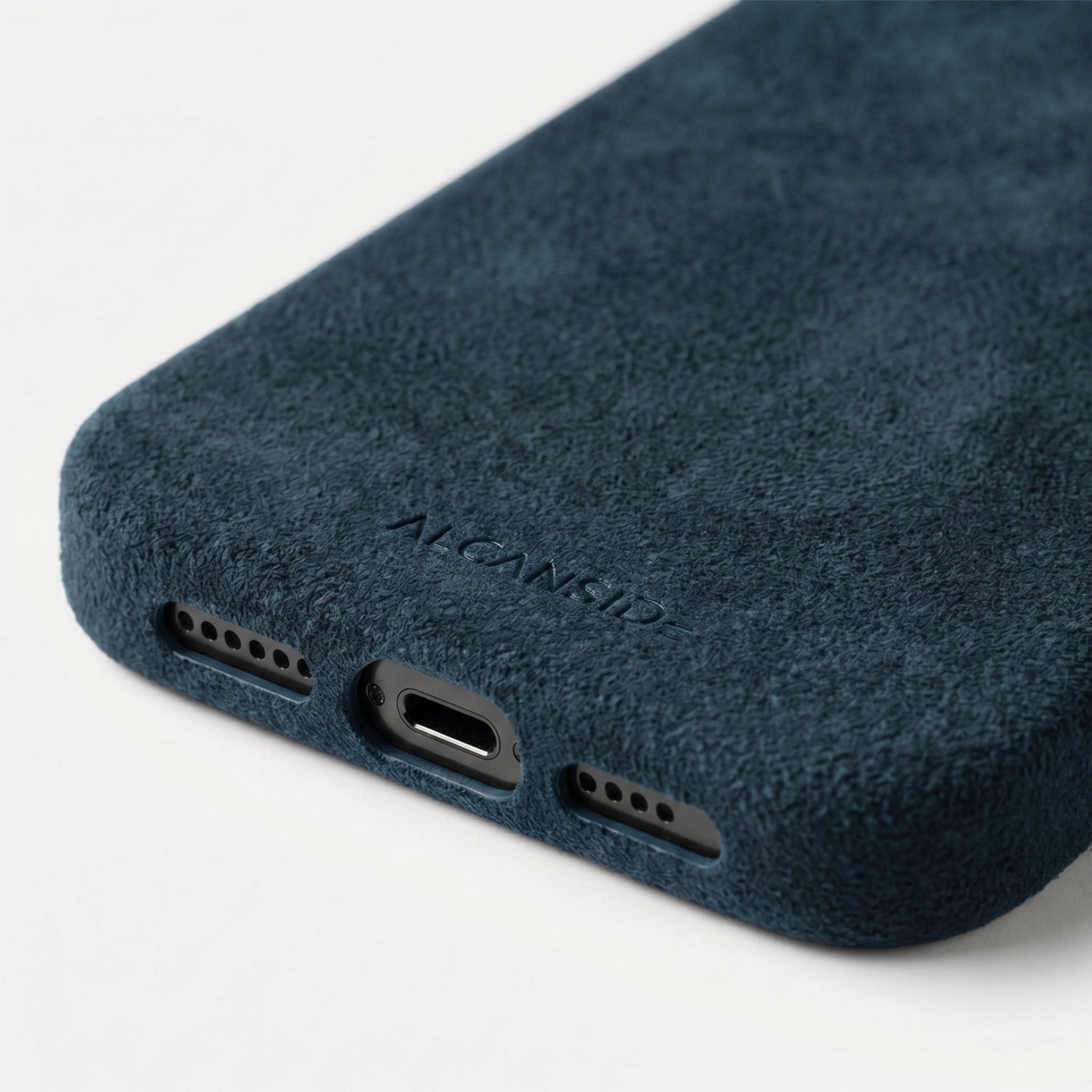 iPhone 16 - Alcantara Case - Navy Blue - Alcanside