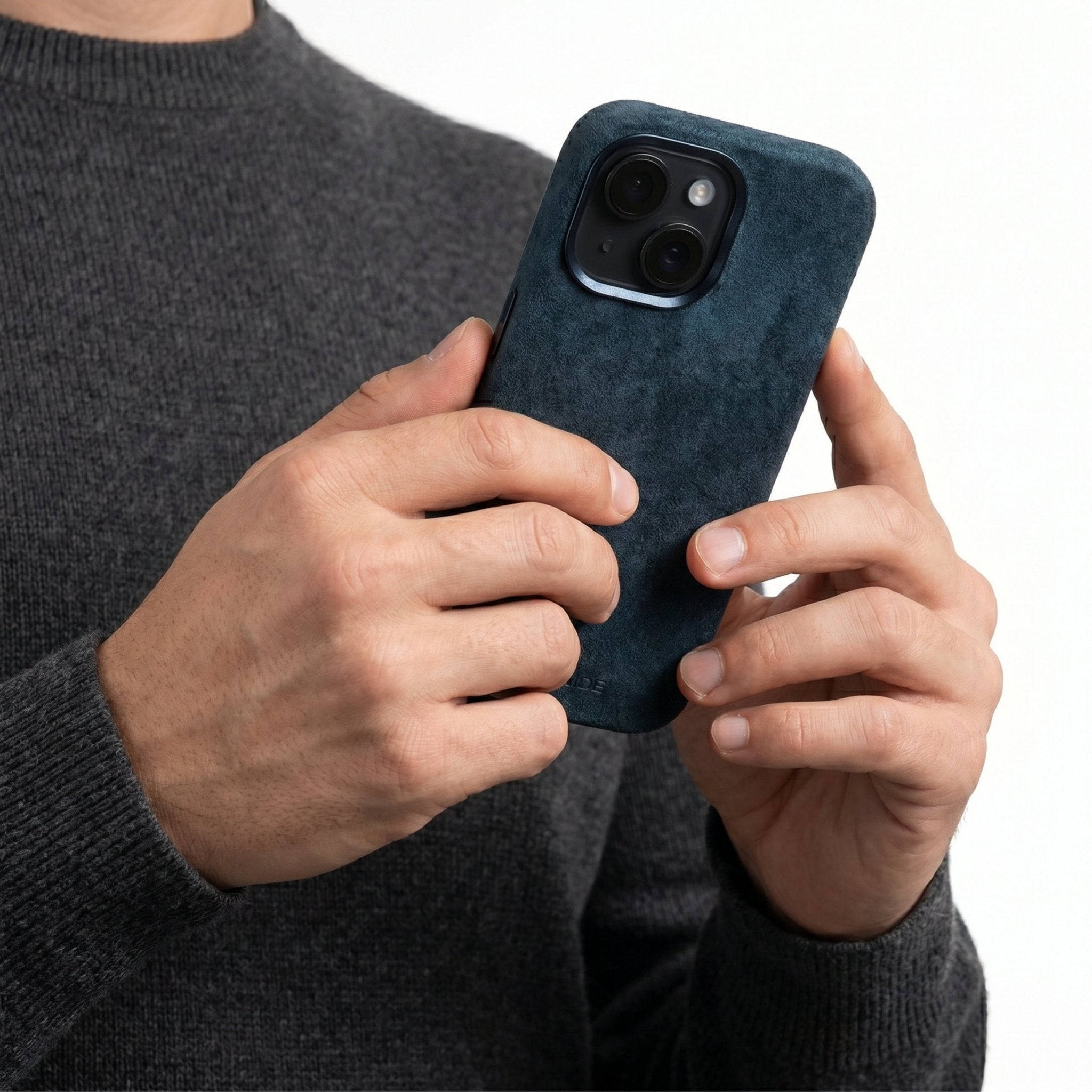 iPhone 16 - Alcantara Case - Navy Blue - Alcanside